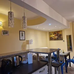 Casa Alibrandi , Roma Italia